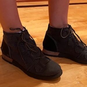 Sorel Booties, Grayish in Color 7.5